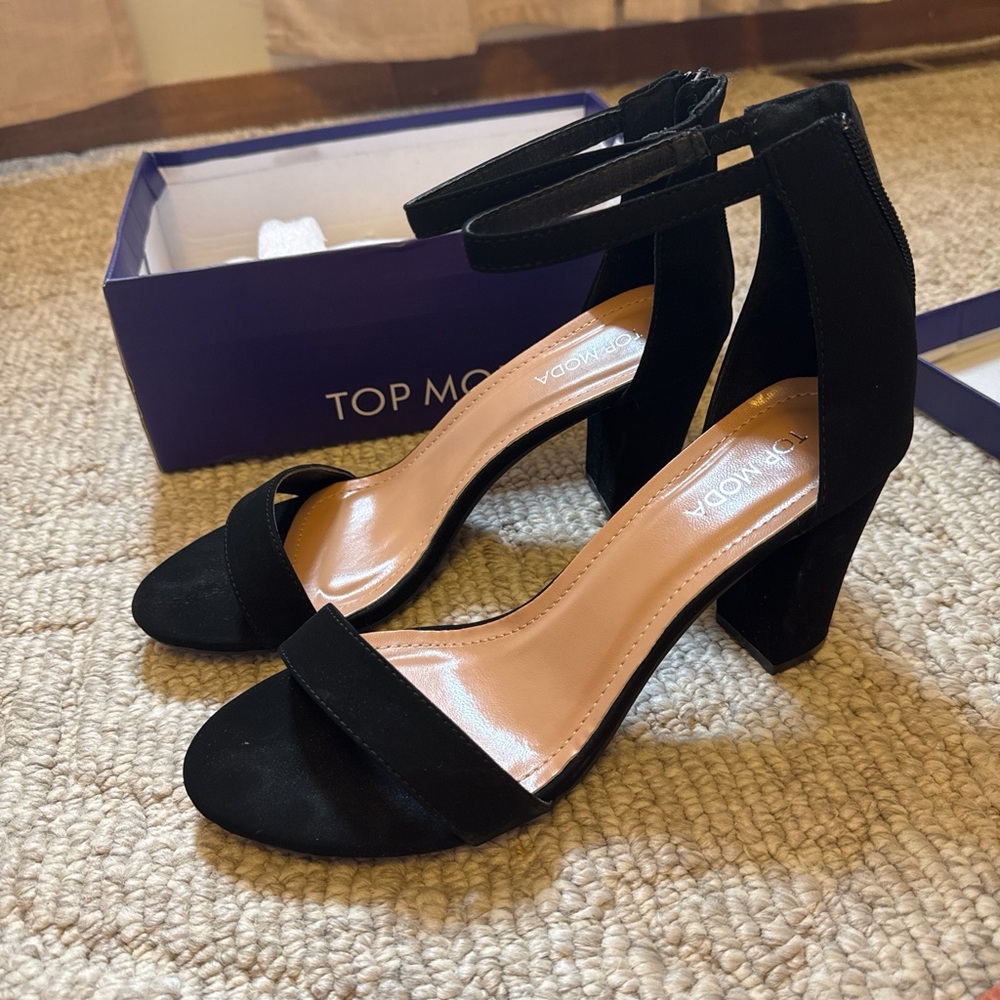 TOP Moda Black Chunky Heel Sandals